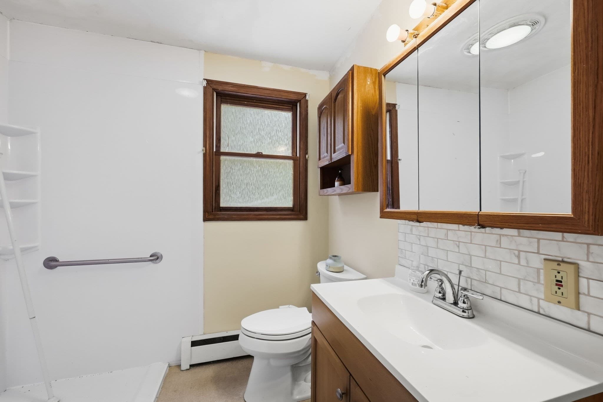 Single Family Residence at 28 Old Thompson St, Palmer MA 01069, Palmer, photo 8 of 12