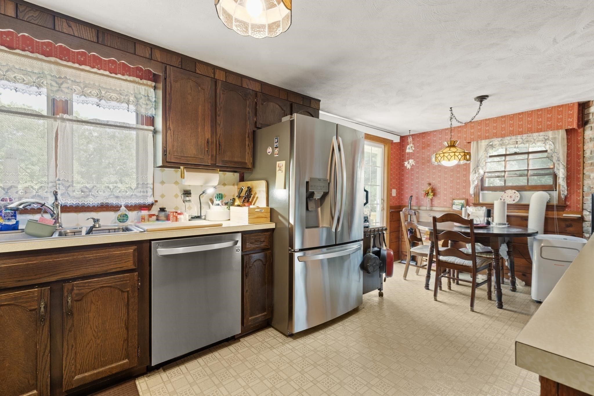 Single Family Residence at 35 Marston St, Tewksbury MA 01876, photo 6 of 39