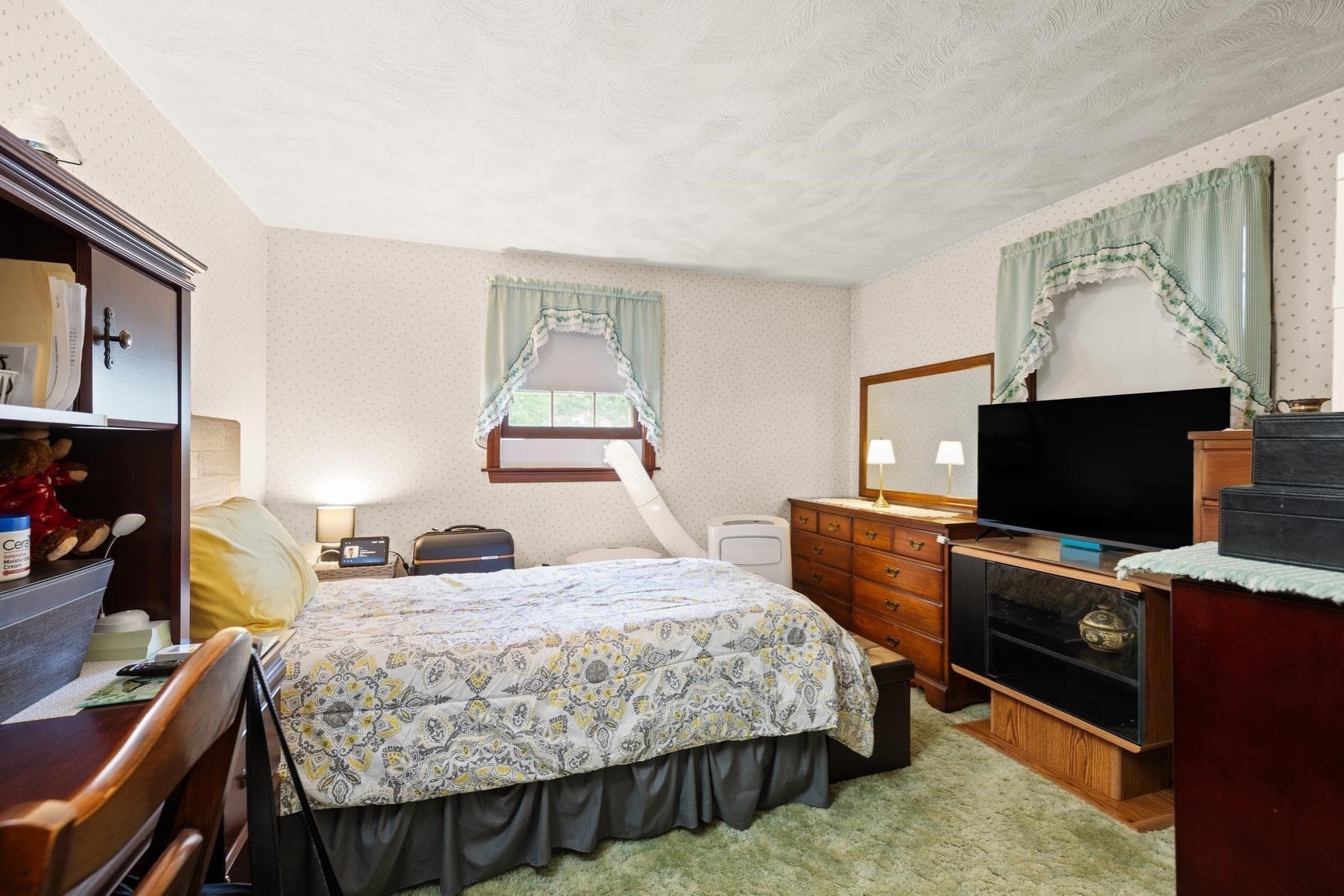 Single Family Residence at 35 Marston St, Tewksbury MA 01876, photo 15 of 39