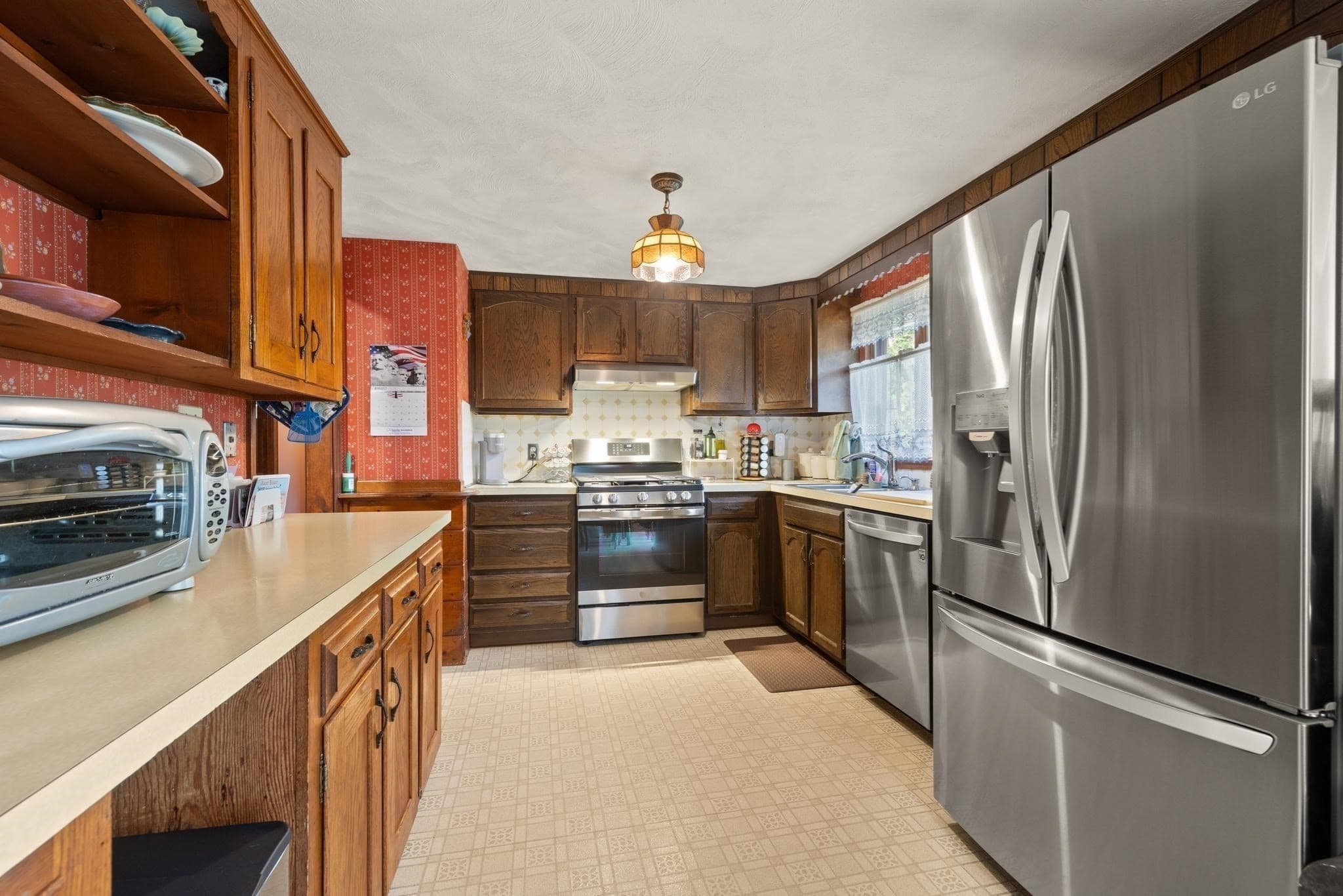 Single Family Residence at 35 Marston St, Tewksbury MA 01876, photo 8 of 39