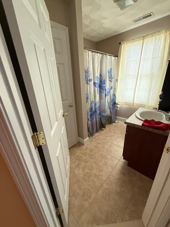 Condominium at 7 Willow St # 7, Haverhill MA 01832, photo 20 of 24