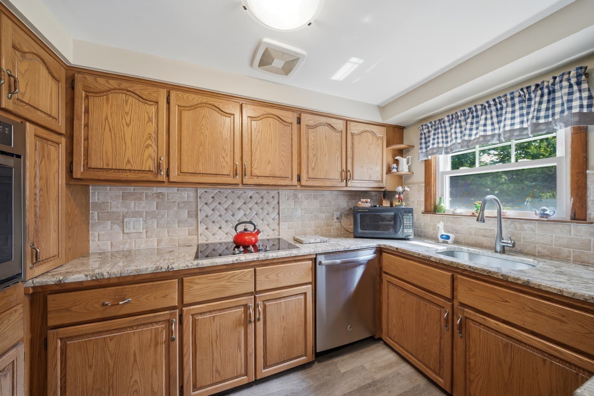 Single Family Residence at 6 Marcus Rd, Wilmington MA 01887, Wilmington, photo 11 of 34