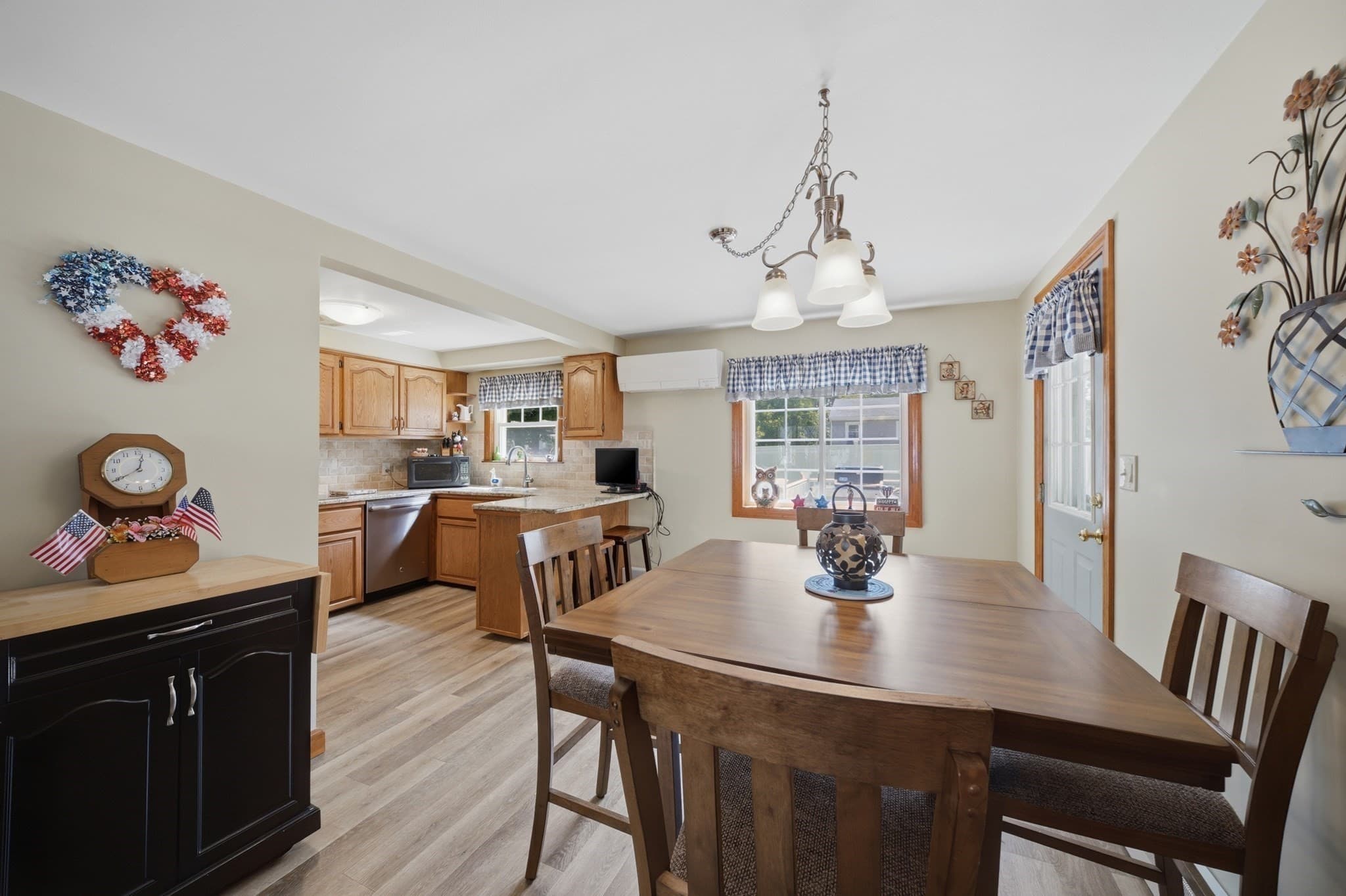 Single Family Residence at 6 Marcus Rd, Wilmington MA 01887, Wilmington, photo 8 of 34