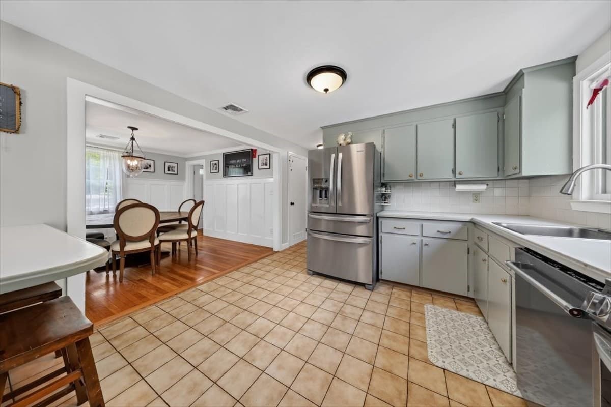 Single Family Residence at 127 Taylor St, Pembroke MA 02359, Pembroke, photo 6 of 31