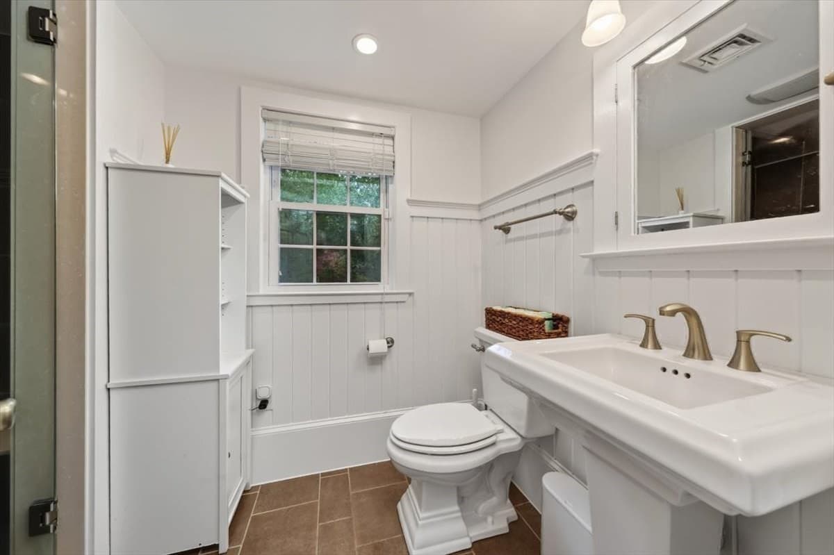 Single Family Residence at 127 Taylor St, Pembroke MA 02359, Pembroke, photo 26 of 31