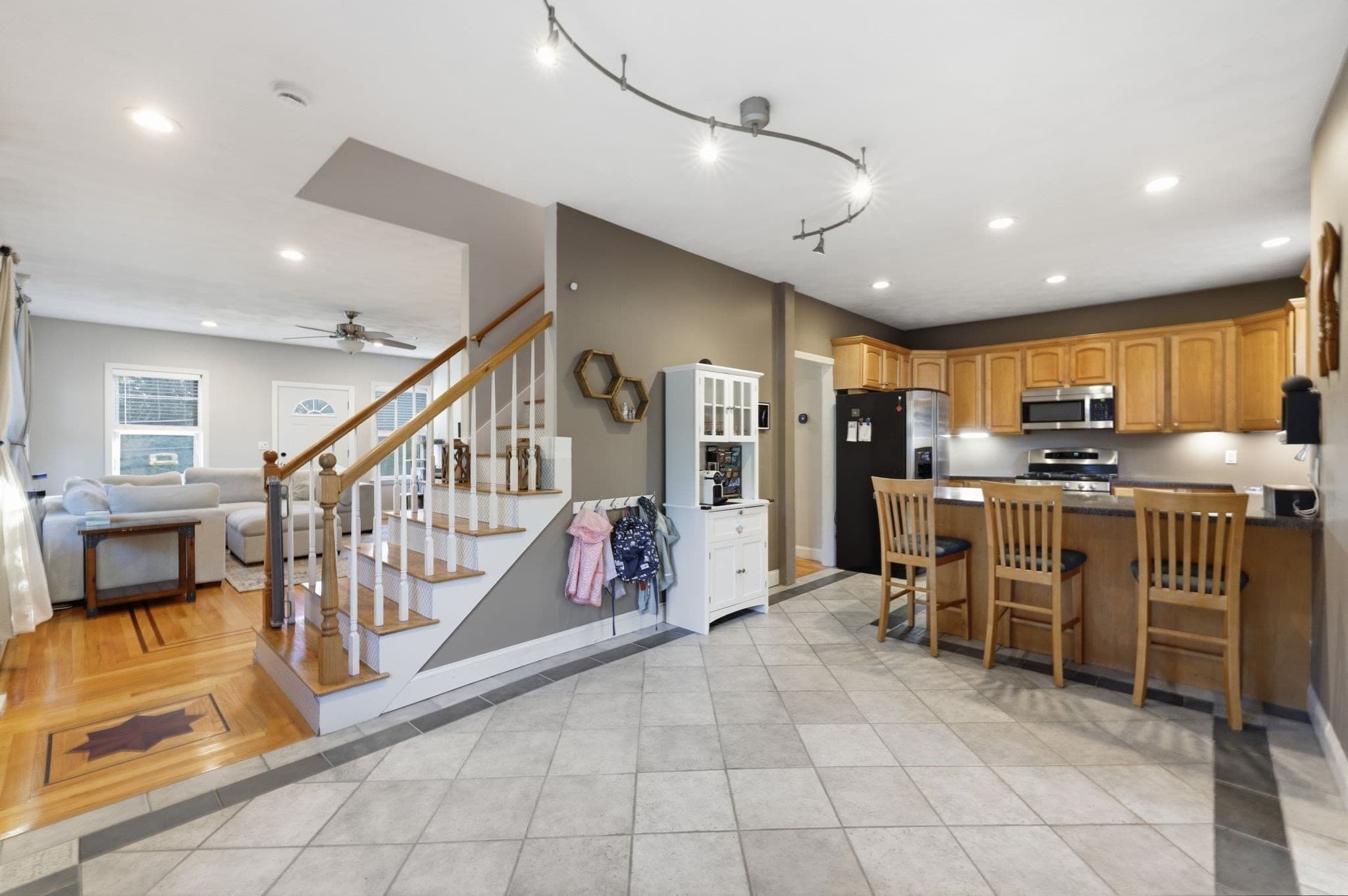 Single Family Residence at 648 Merrimack Ave, Dracut MA 01826, photo 15 of 39