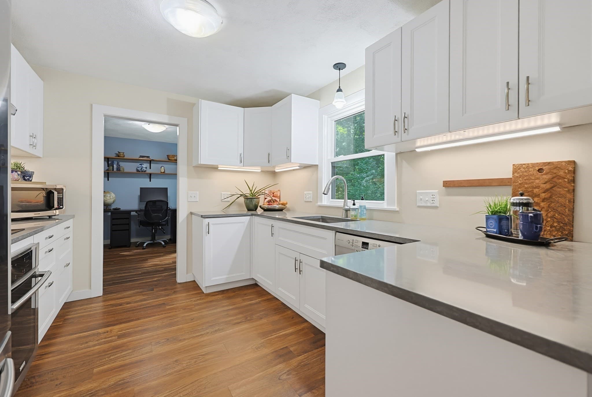 Single Family Residence at 74 Spinning Wheel Dr, Uxbridge MA 01569, Uxbridge, photo 11 of 42