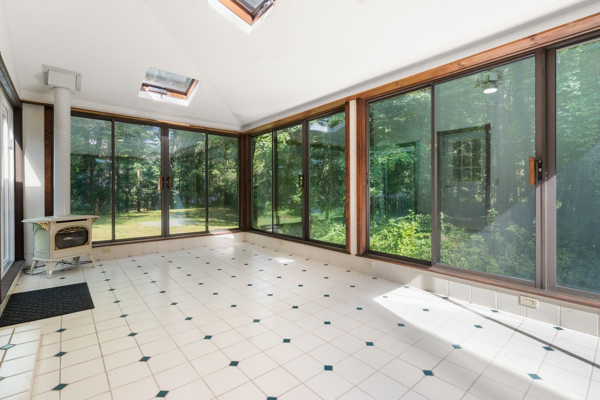 Single Family Residence at 73 Main St, Sutton MA 01590, Sutton, photo 14 of 40