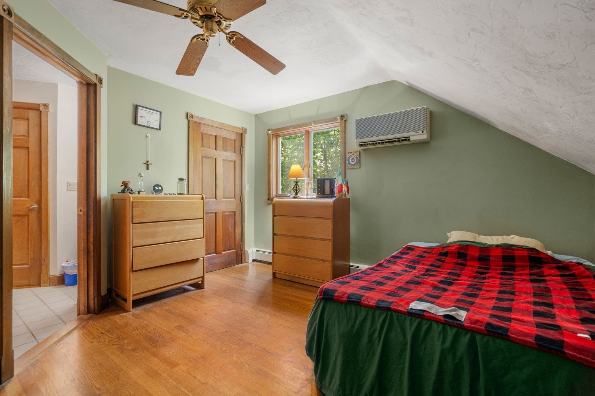 Single Family Residence at 73 Main St, Sutton MA 01590, Sutton, photo 25 of 40