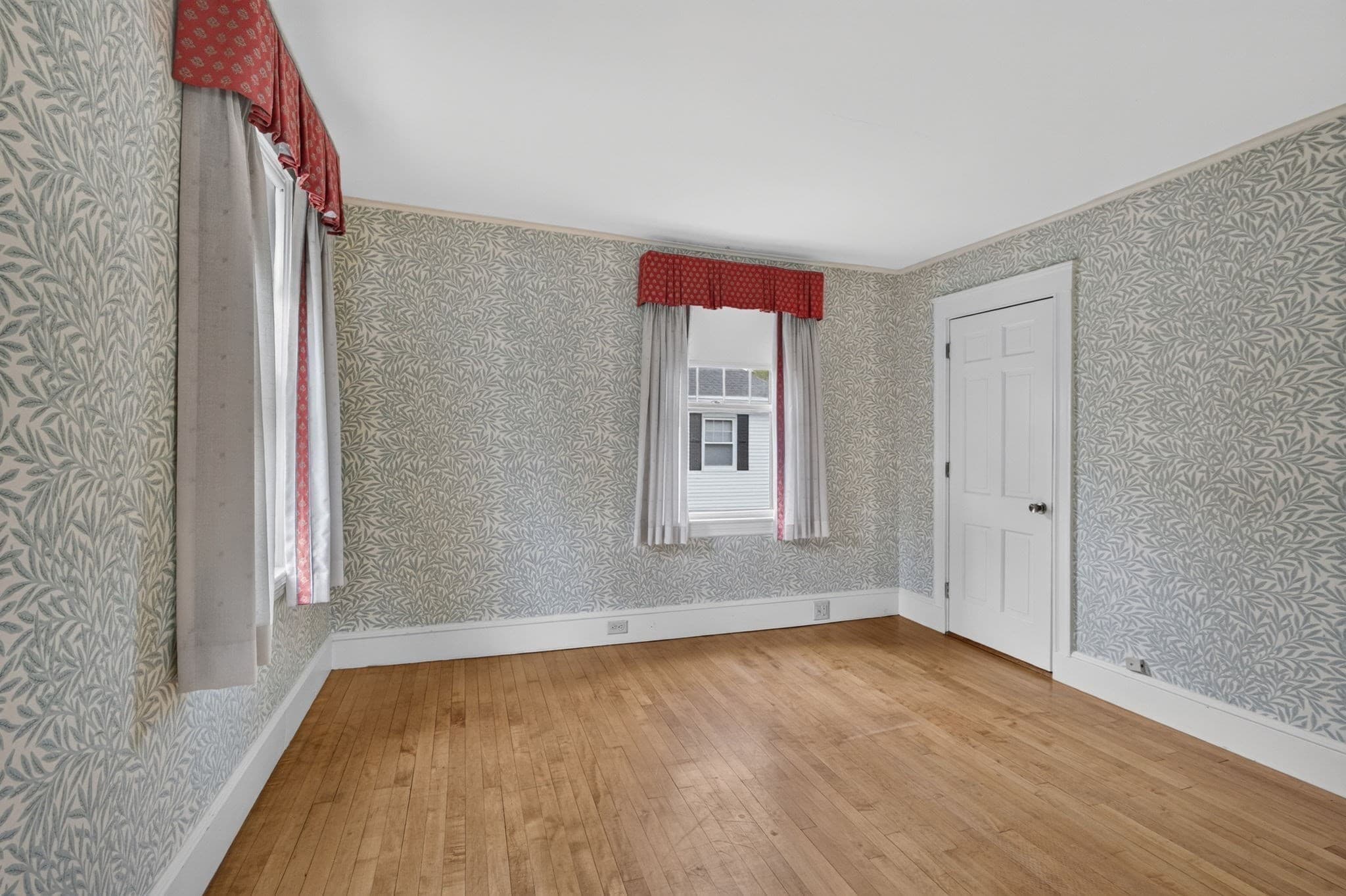 Single Family Residence at 33 Lexington Ave, Haverhill MA 01835, Haverhill, photo 23 of 31