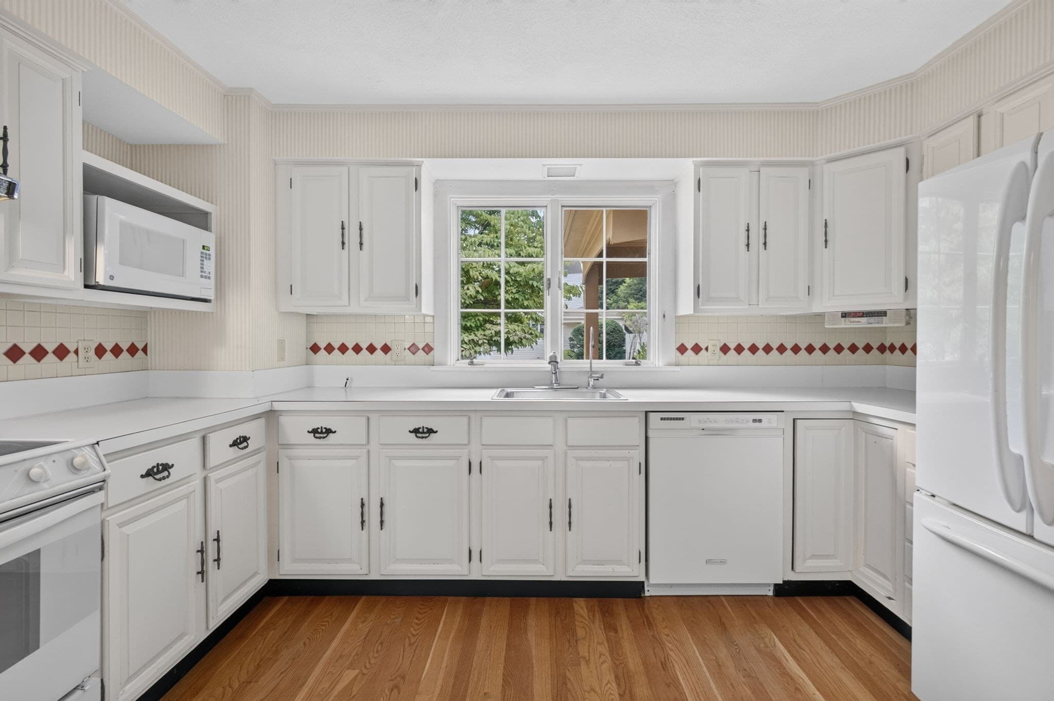Single Family Residence at 33 Lexington Ave, Haverhill MA 01835, Haverhill, photo 16 of 31