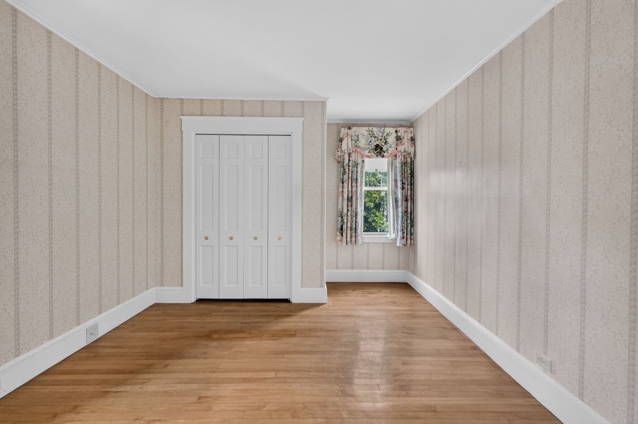 Single Family Residence at 33 Lexington Ave, Haverhill MA 01835, Haverhill, photo 22 of 31