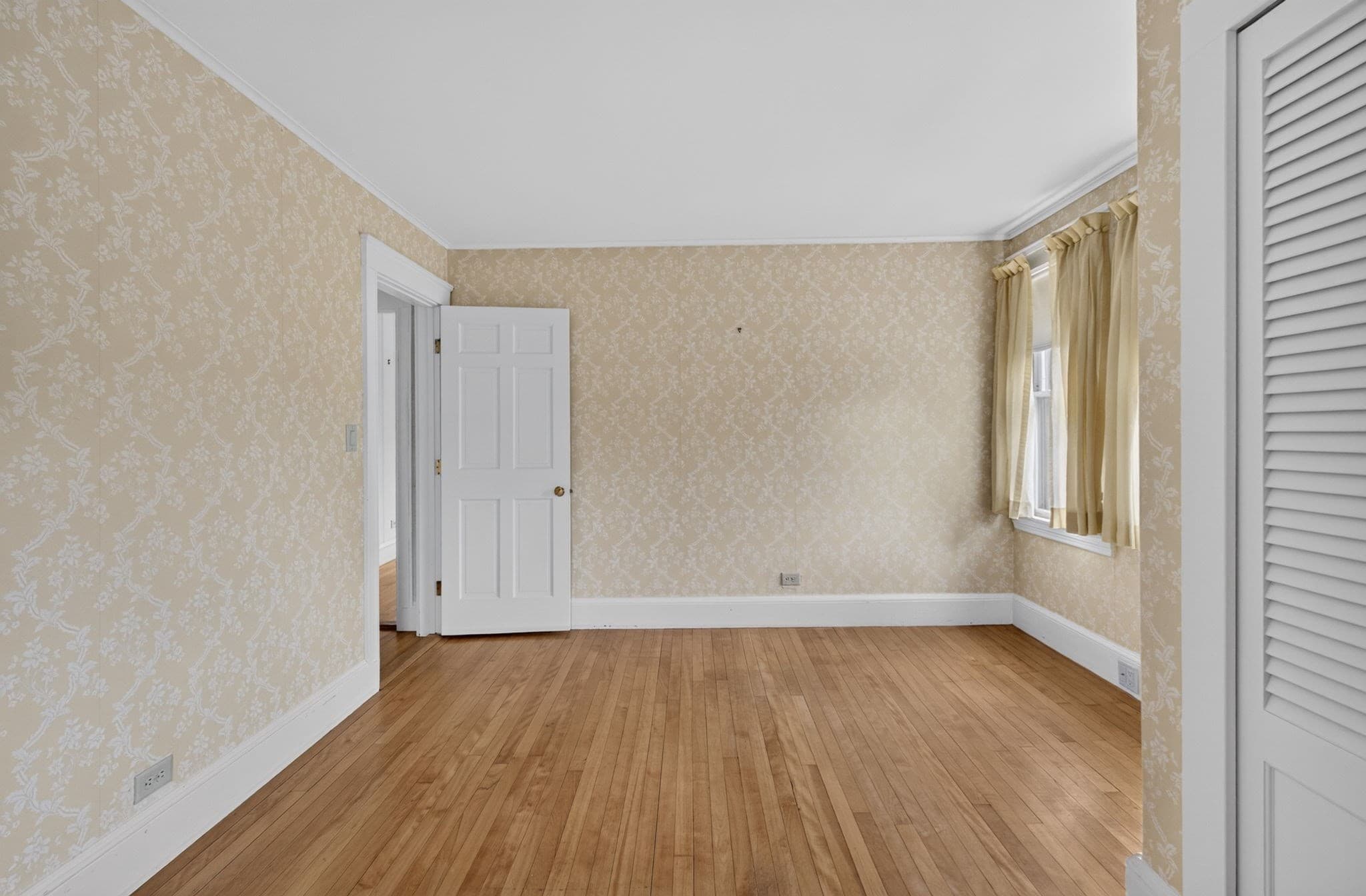 Single Family Residence at 33 Lexington Ave, Haverhill MA 01835, Haverhill, photo 20 of 31