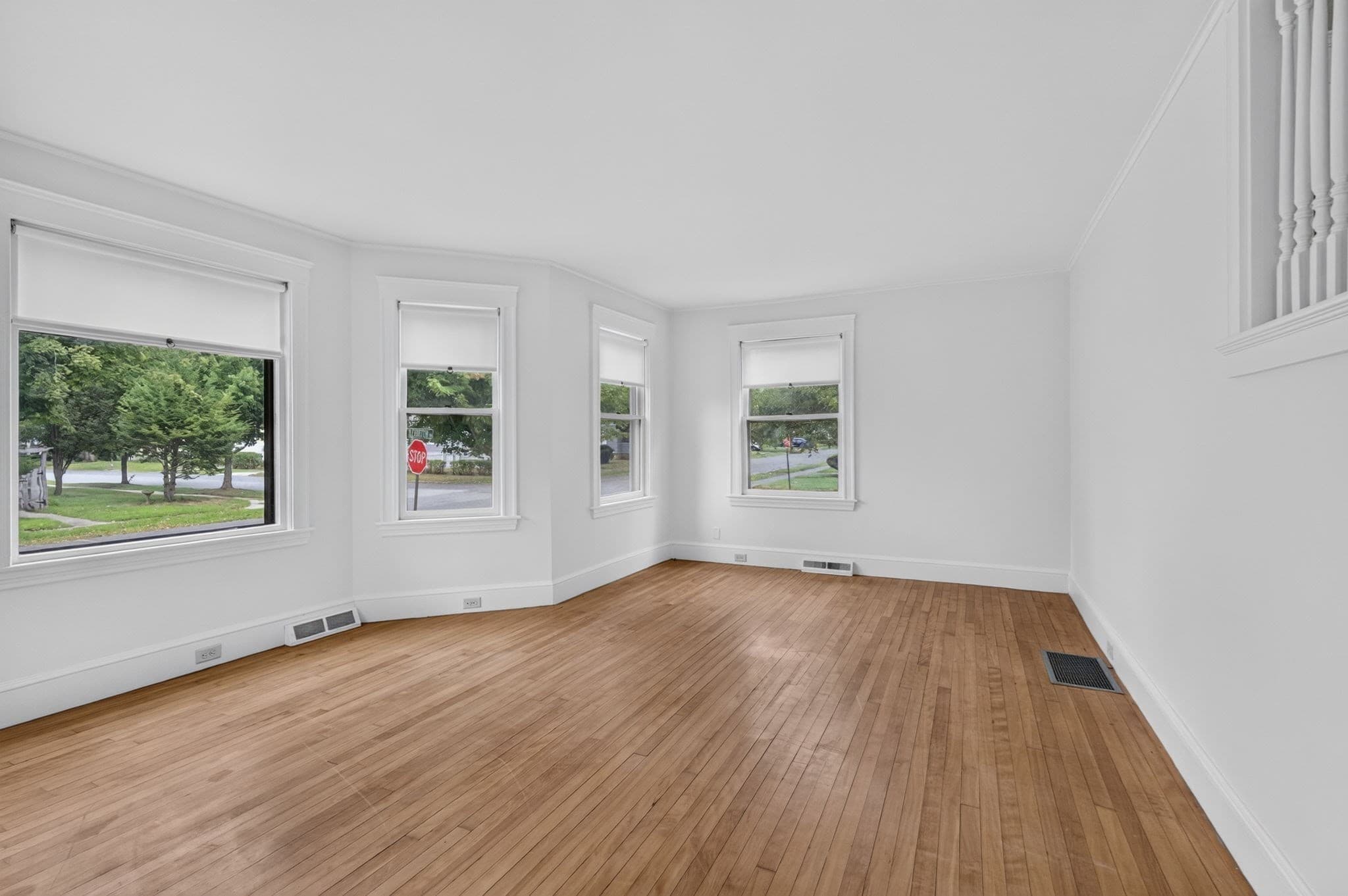 Single Family Residence at 33 Lexington Ave, Haverhill MA 01835, Haverhill, photo 10 of 31