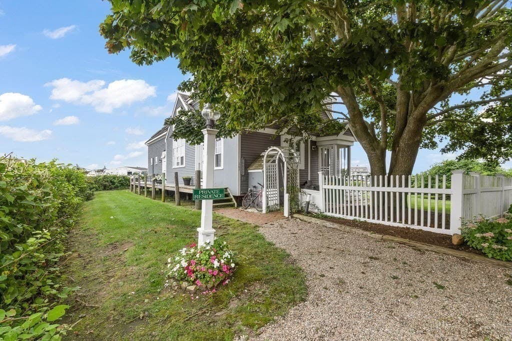 Single Family Residence at 107 Channel Point Rd, Barnstable MA 02601, Barnstable, photo 6 of 41