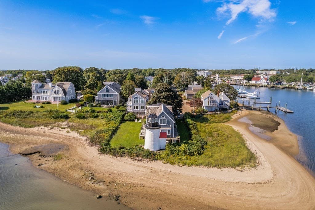 Single Family Residence at 107 Channel Point Rd, Barnstable MA 02601, Barnstable, photo 4 of 41