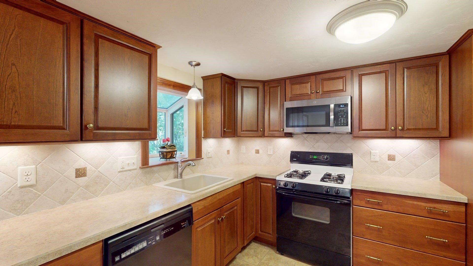 Single Family Residence at 60 Old Farm Road, Mansfield MA 02048, Mansfield, photo 10 of 41