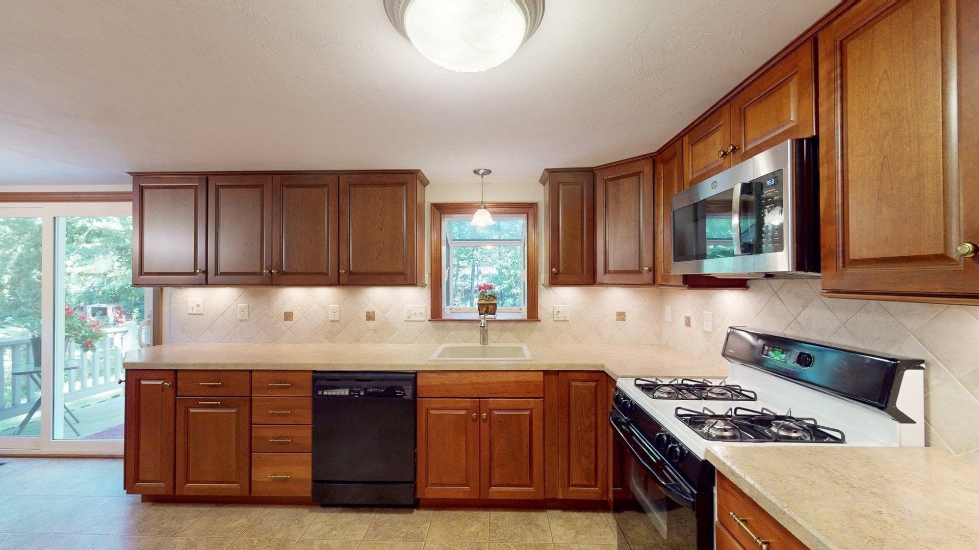 Single Family Residence at 60 Old Farm Road, Mansfield MA 02048, Mansfield, photo 11 of 41