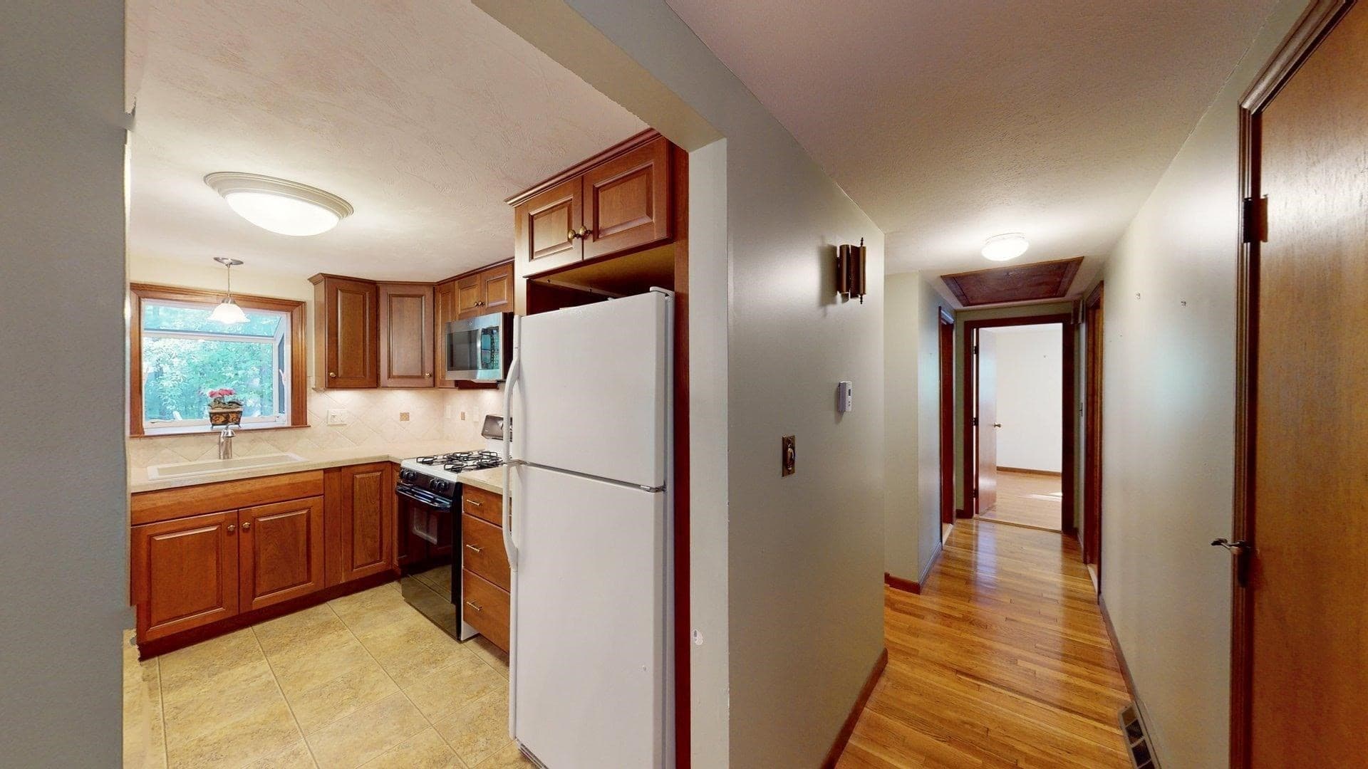 Single Family Residence at 60 Old Farm Road, Mansfield MA 02048, Mansfield, photo 8 of 41