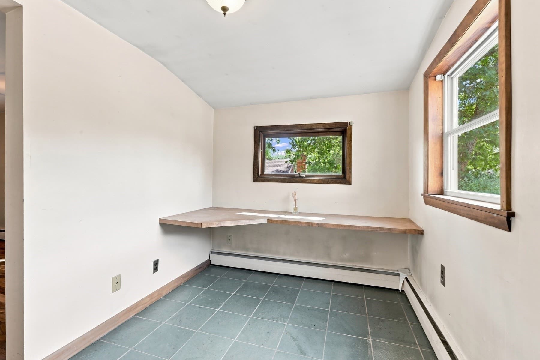 Single Family Residence at 5 Pond Ln Ext, Billerica MA 01821, Billerica, photo 17 of 42