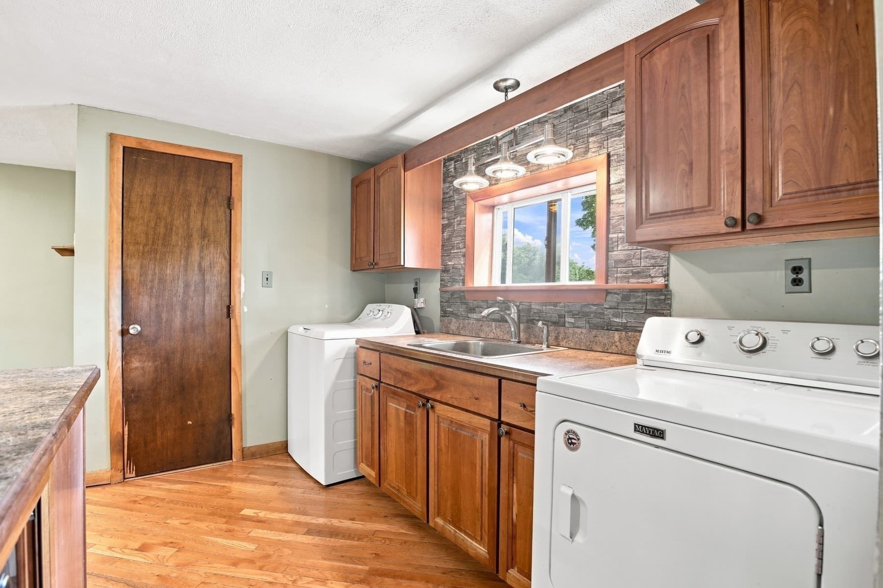 Single Family Residence at 5 Pond Ln Ext, Billerica MA 01821, Billerica, photo 22 of 42