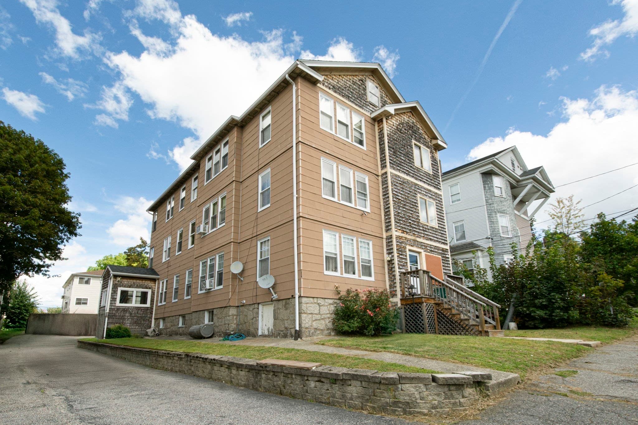 14 Ericsson St, Worcester MA 01606