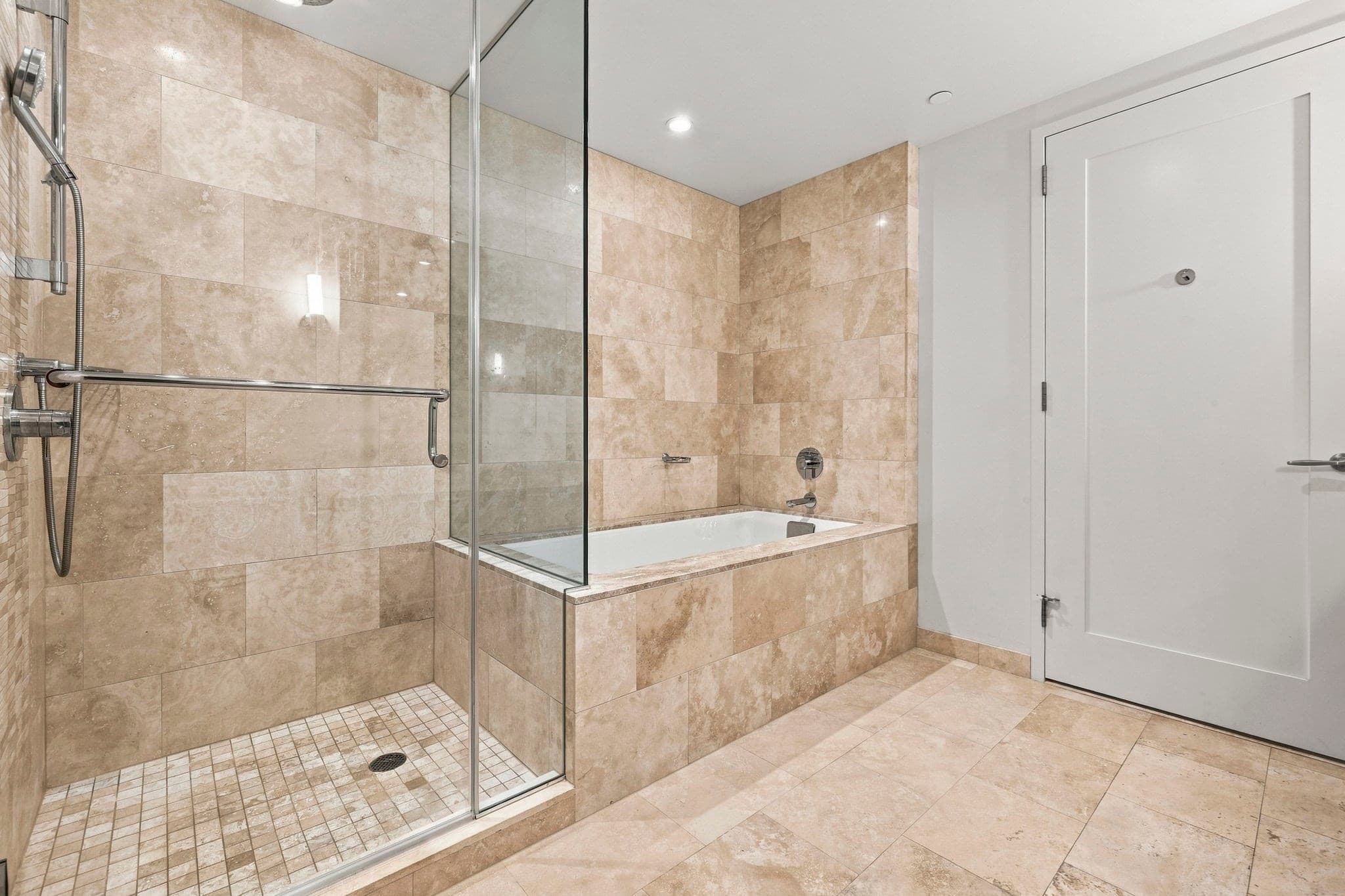 Condominium at 1 Franklin Street # 3107, Boston MA 02110, photo 20 of 42