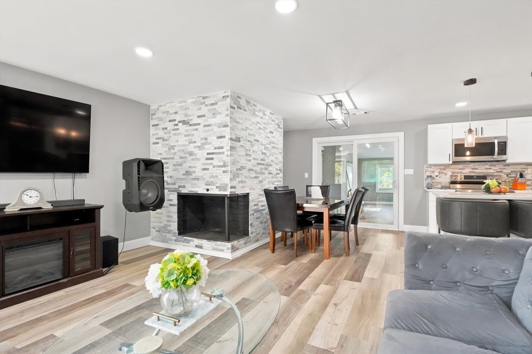 Single Family Residence at 14 Pineview Terrace, Brockton MA 02302, Brockton, photo 3 of 32