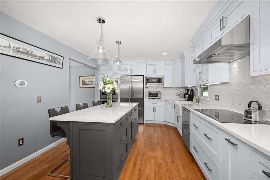 Single Family Residence at 9 Hillando Dr, Shrewsbury MA 01545, Shrewsbury, photo 6 of 42