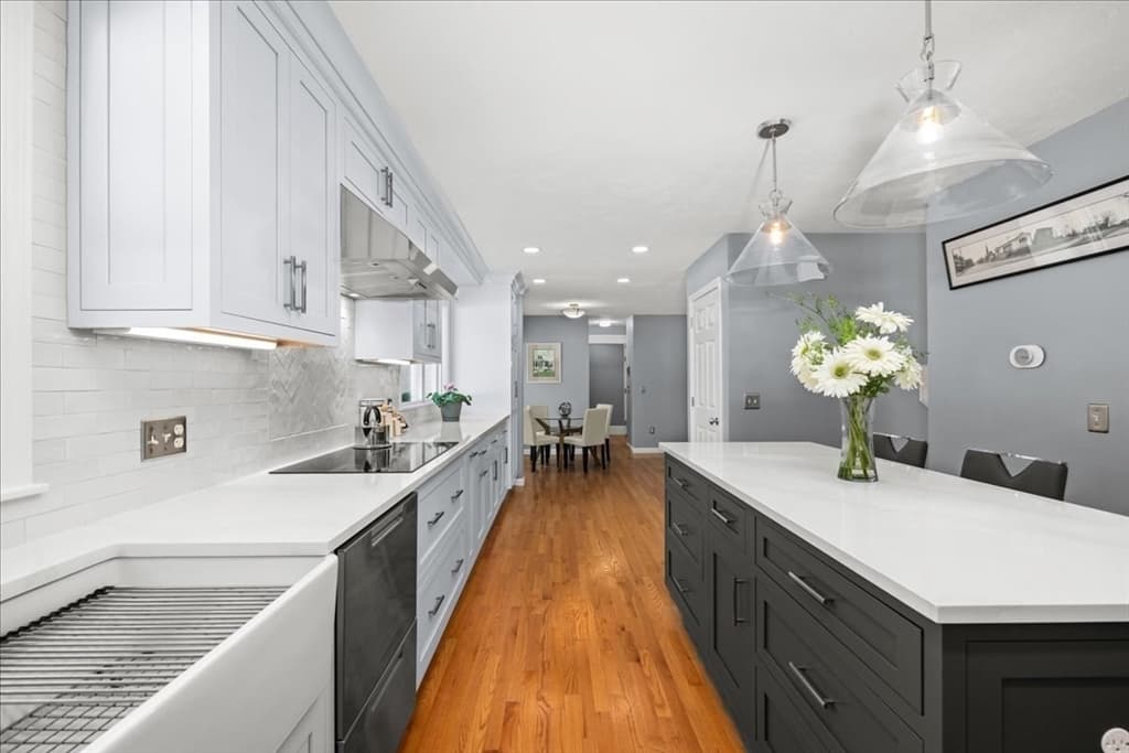 Single Family Residence at 9 Hillando Dr, Shrewsbury MA 01545, Shrewsbury, photo 9 of 42
