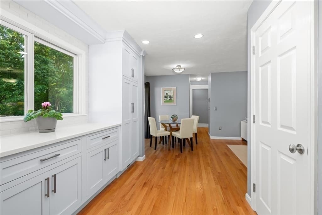 Single Family Residence at 9 Hillando Dr, Shrewsbury MA 01545, Shrewsbury, photo 11 of 42