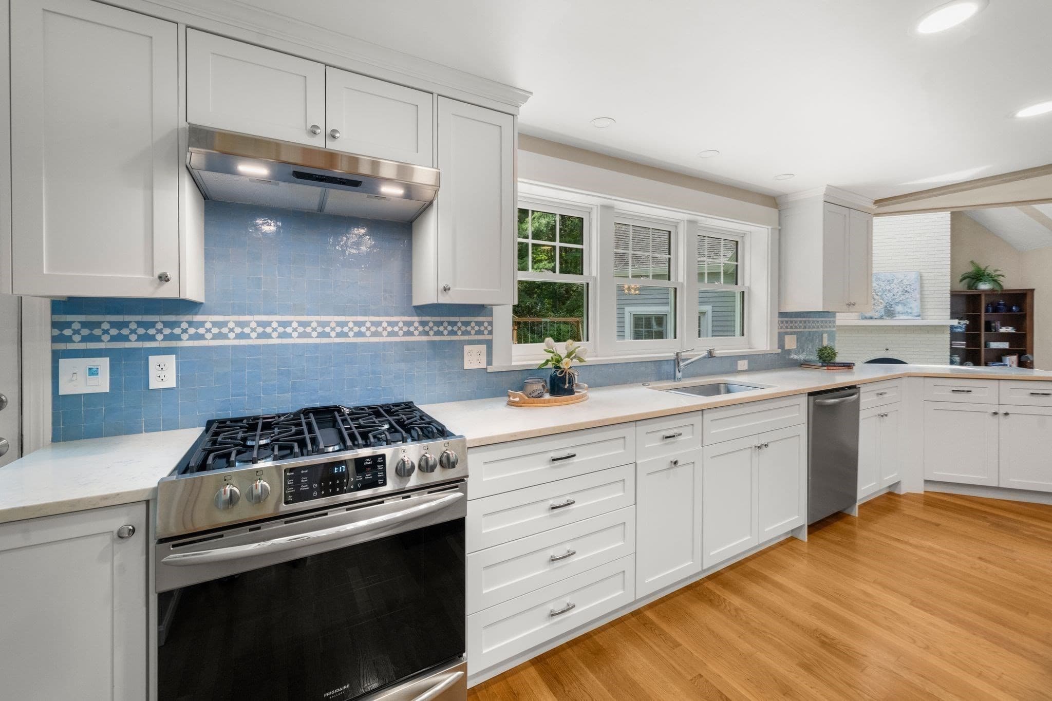 Single Family Residence at 25 Clearwater Dr, Westwood MA 02090, Westwood, photo 4 of 40