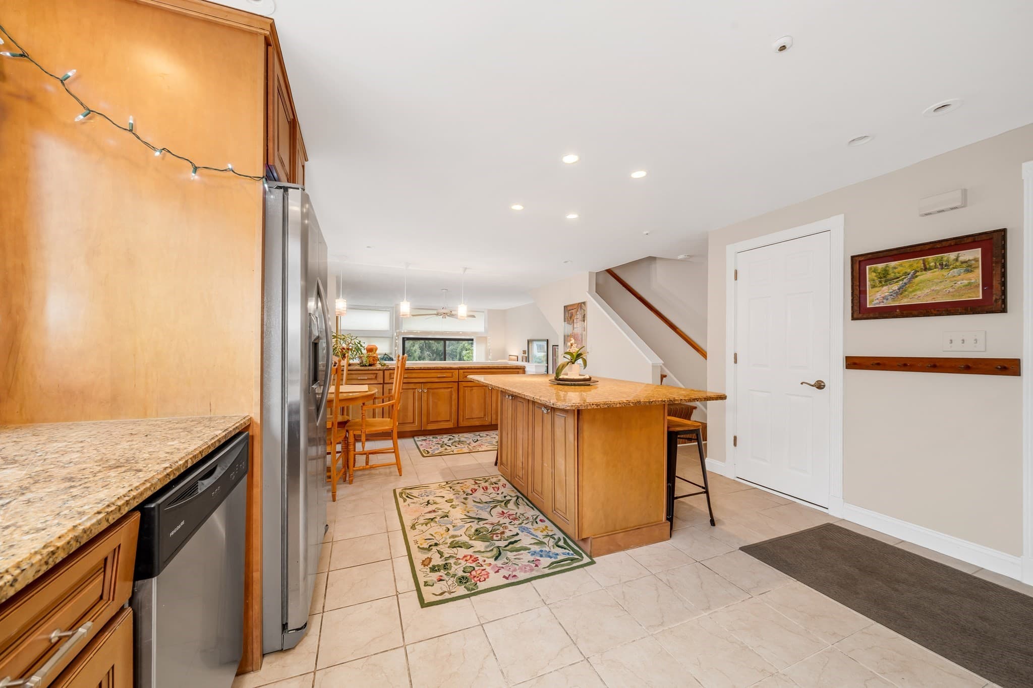 Condominium at 29 Mill Pond # 29, North Andover MA 01845, North Andover, photo 4 of 27