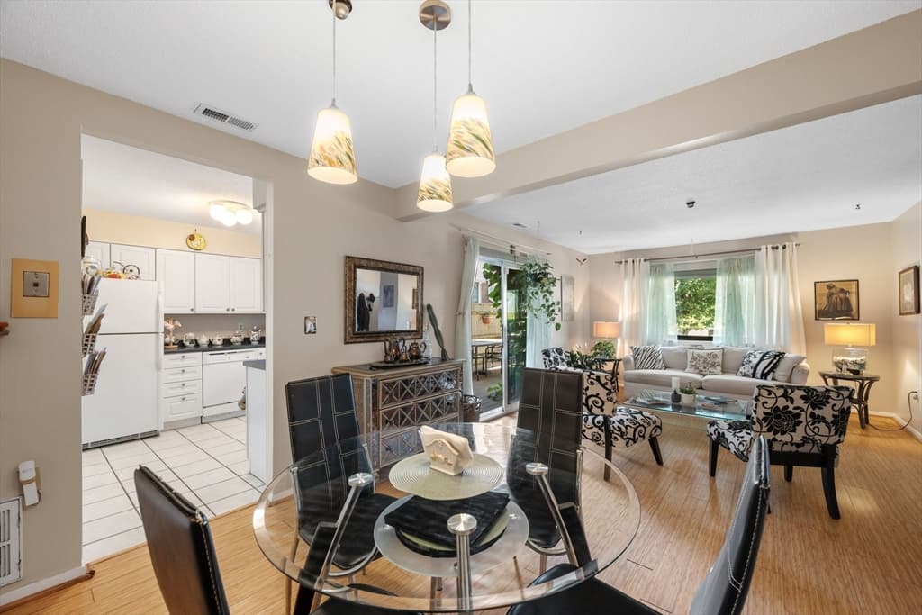 23 Oliva Ct # 23, Stoughton MA 02072