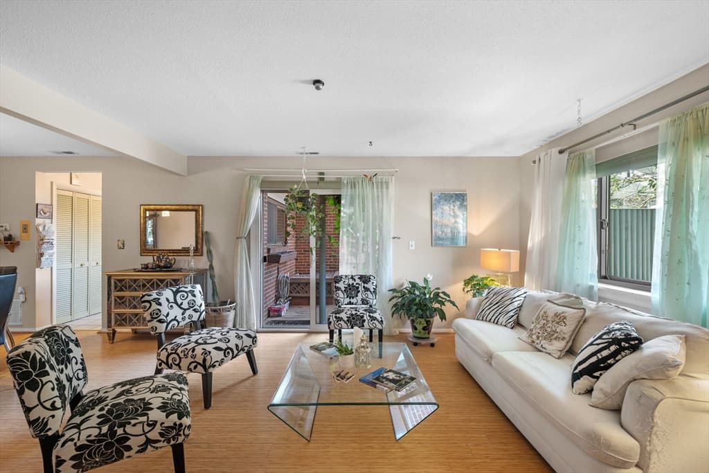 Condominium at 23 Oliva Ct # 23, Stoughton MA 02072, Stoughton, photo 9 of 42