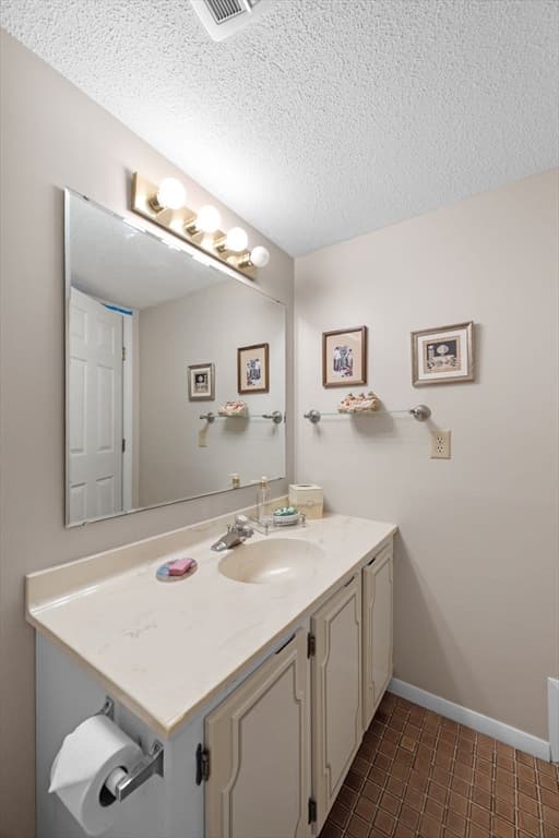 Condominium at 23 Oliva Ct # 23, Stoughton MA 02072, Stoughton, photo 18 of 42