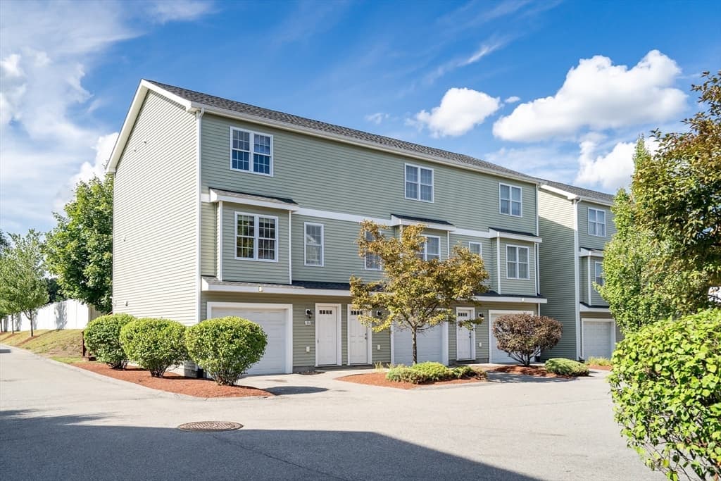 Condominium at 311 Littleton Rd # 31, Chelmsford MA 01824, Chelmsford, photo 2 of 29
