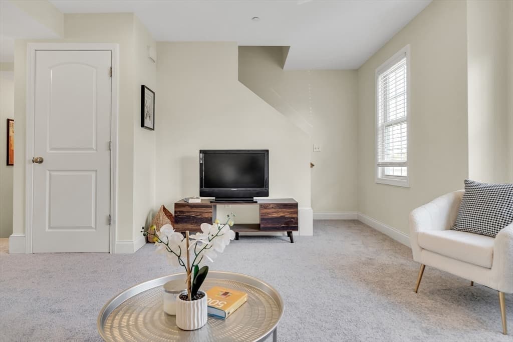 Condominium at 311 Littleton Rd # 31, Chelmsford MA 01824, Chelmsford, photo 8 of 29