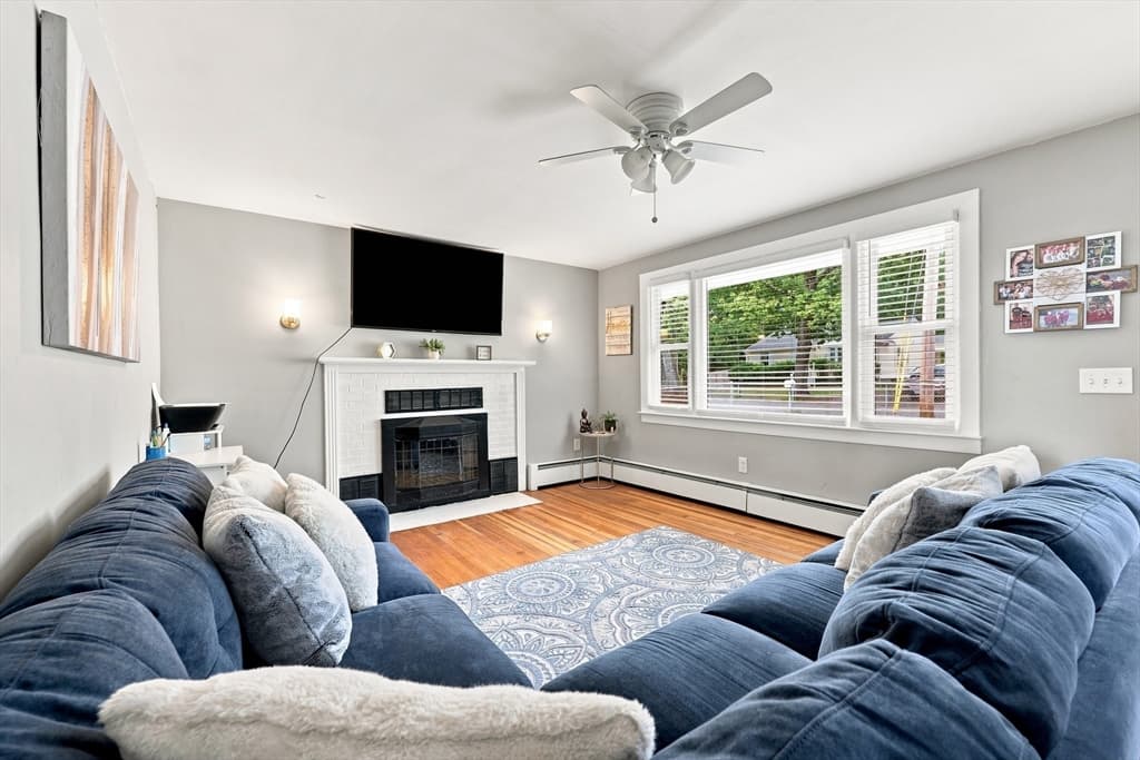 Single Family Residence at 1025 Westminster Hill Road, Fitchburg MA 01420, Fitchburg, photo 4 of 35