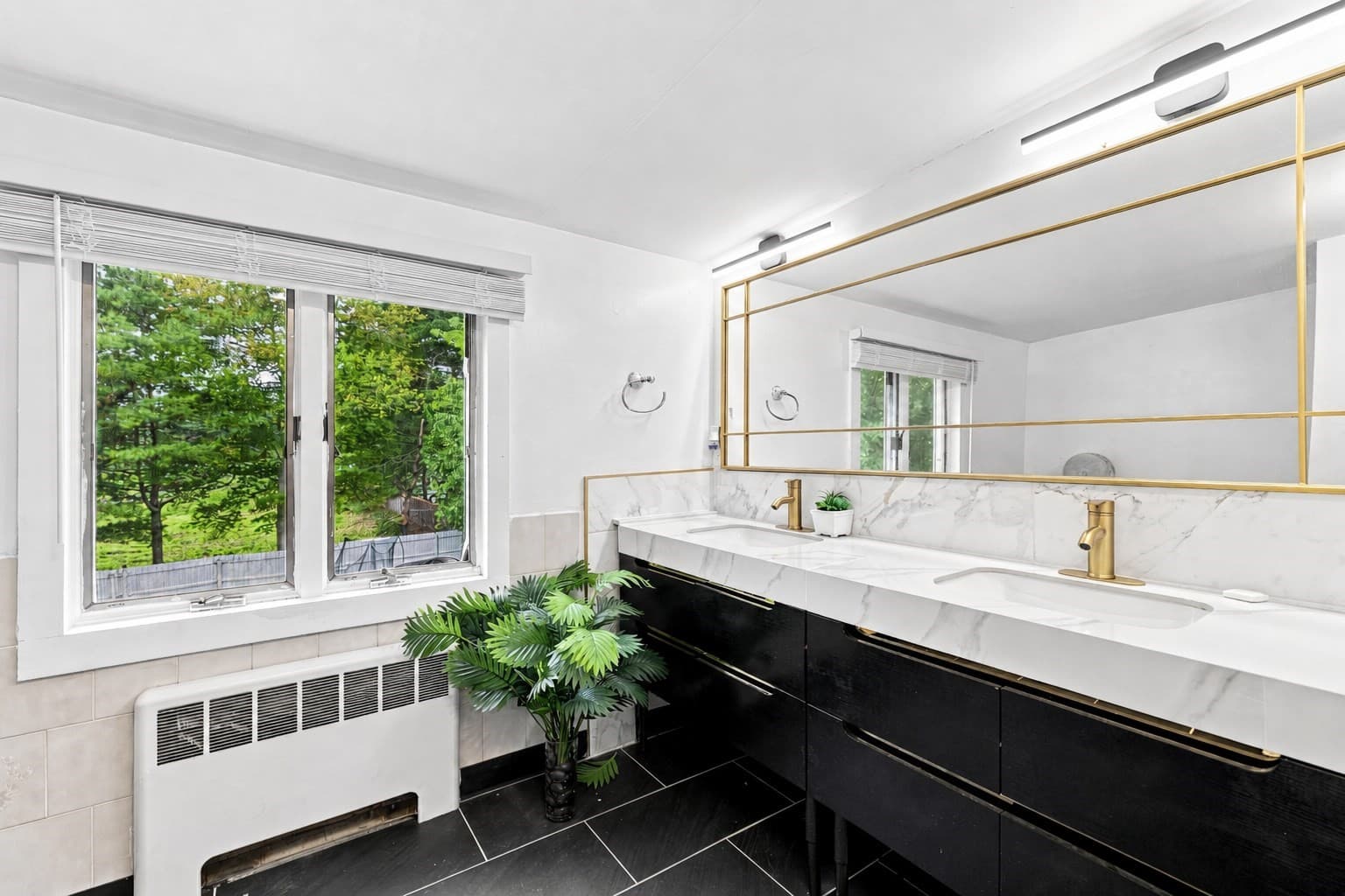 Single Family Residence at 26 Beulah St, Framingham MA 01701, Framingham, photo 12 of 34