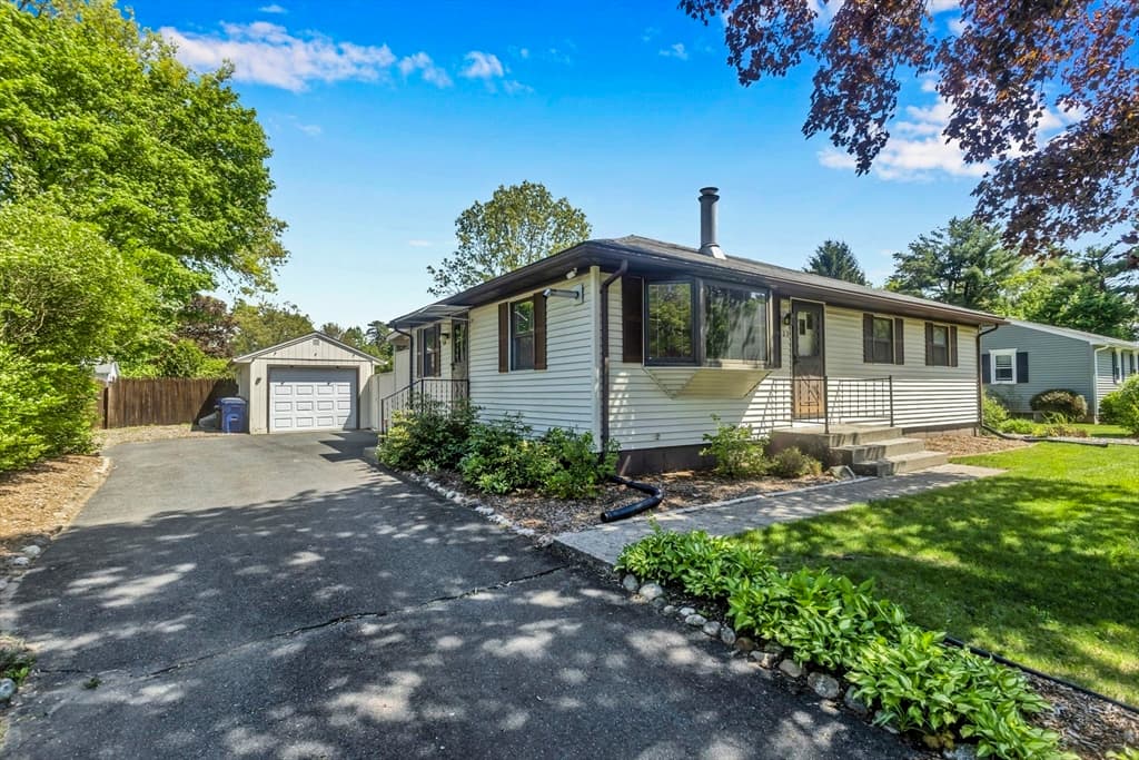 Single Family Residence at 23 Beyer Dr, Easthampton MA 01027, Easthampton, photo 2 of 25