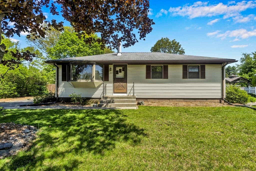23 Beyer Dr, Easthampton MA 01027