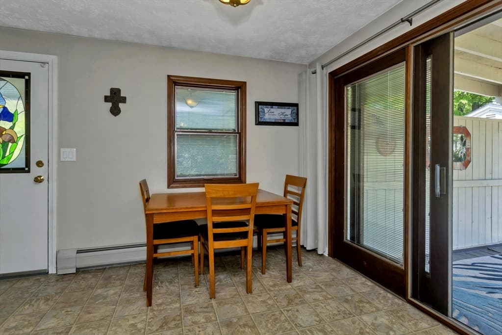 Single Family Residence at 23 Beyer Dr, Easthampton MA 01027, Easthampton, photo 5 of 25