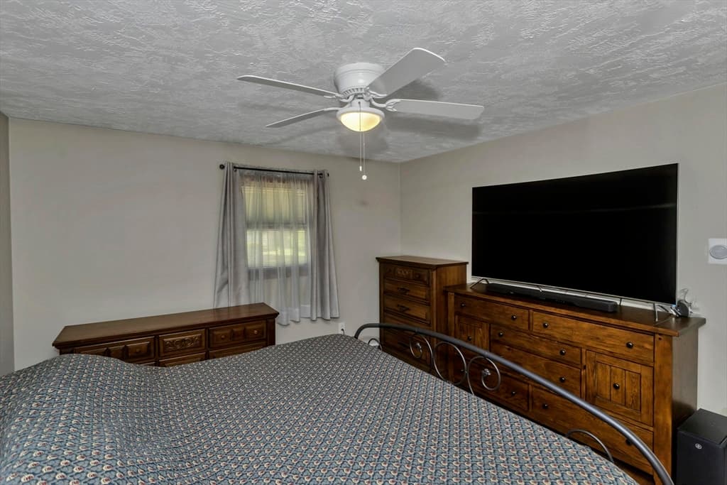 Single Family Residence at 23 Beyer Dr, Easthampton MA 01027, Easthampton, photo 10 of 25