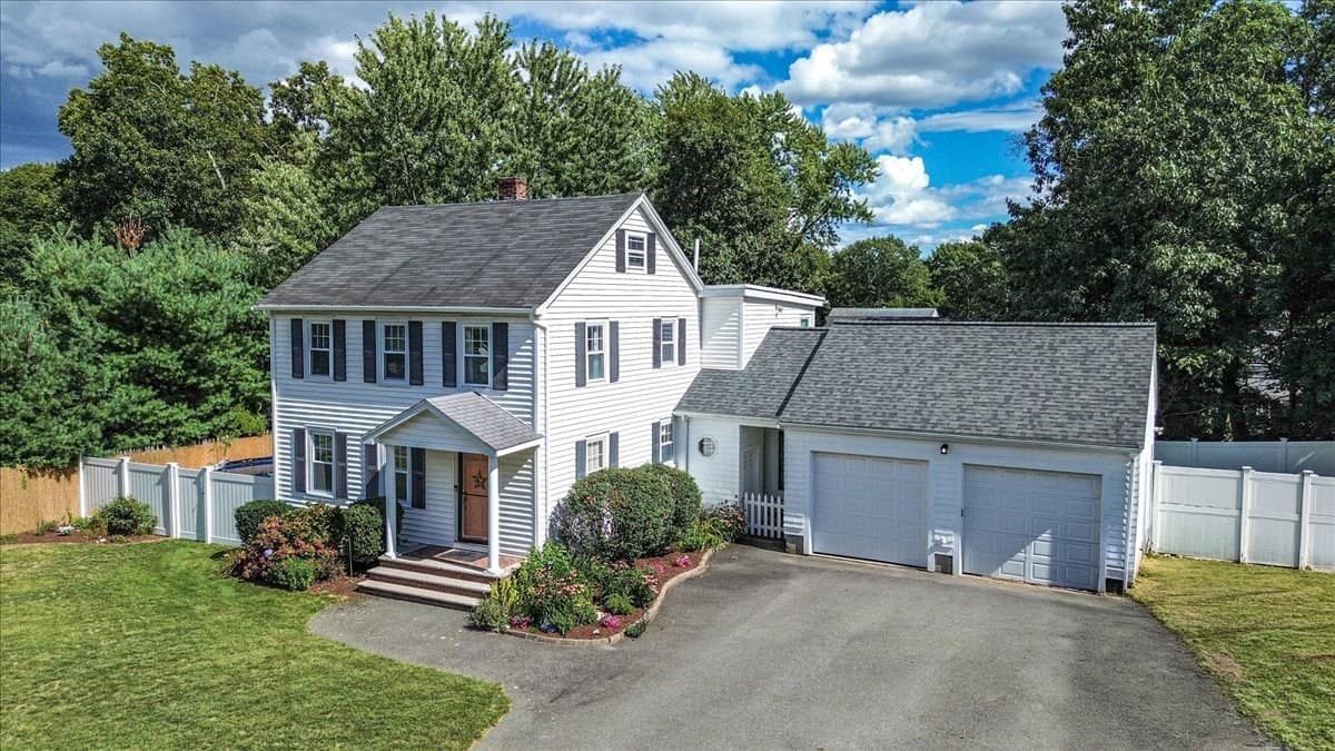 10 Azalea Cir, Dedham MA 02026