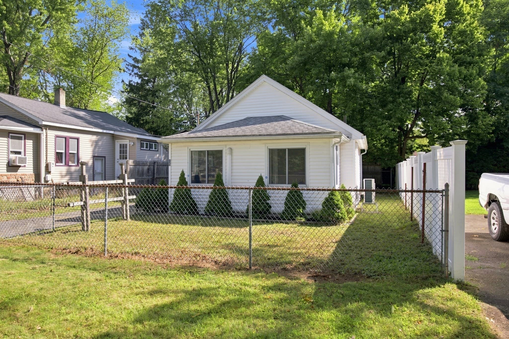 Single Family Residence at 15 Alice St, Springfield MA 01109, Springfield, photo 2 of 26