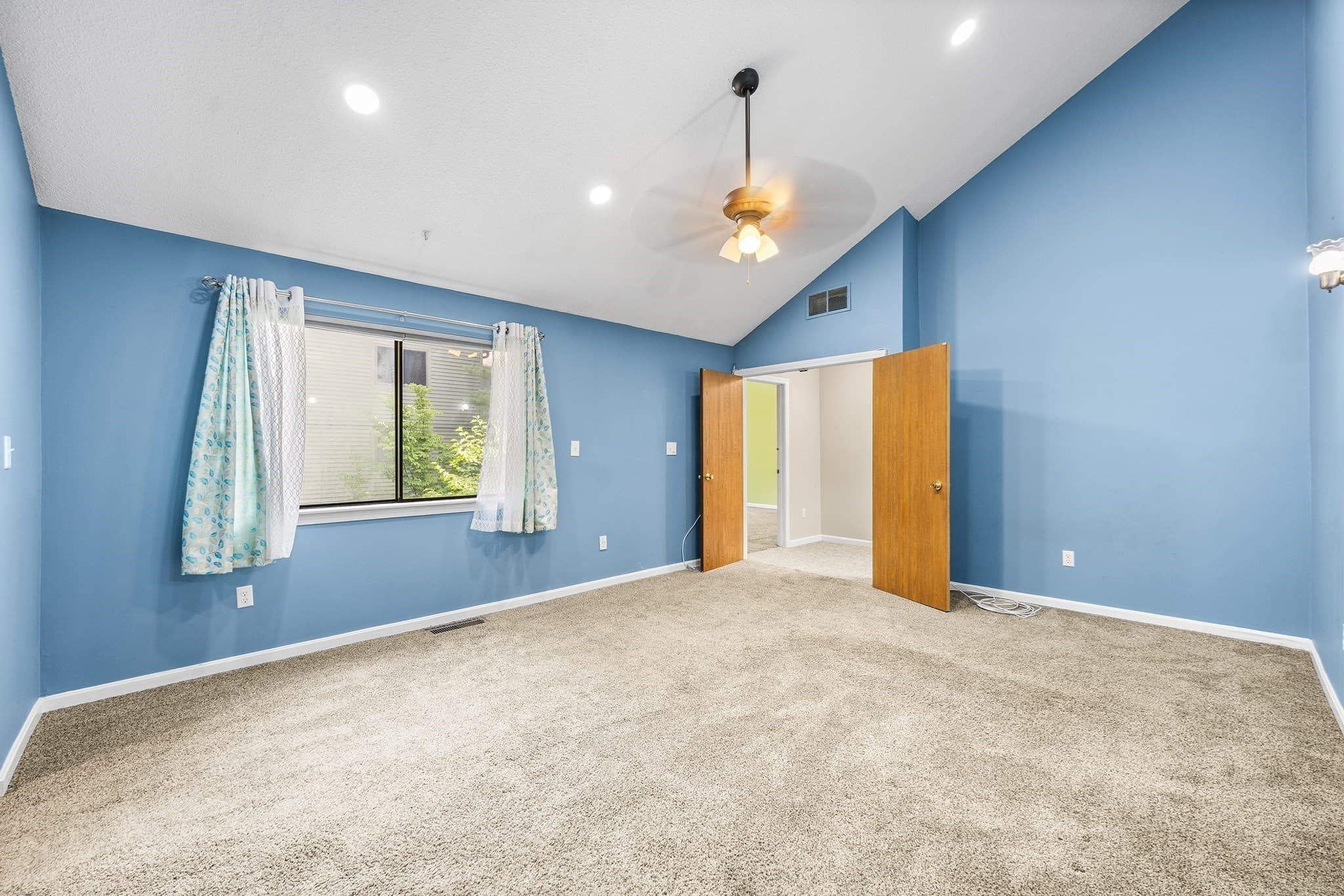 Condominium at 72 E Bluff Rd # 72, Ashland MA 01721, Ashland, photo 22 of 42