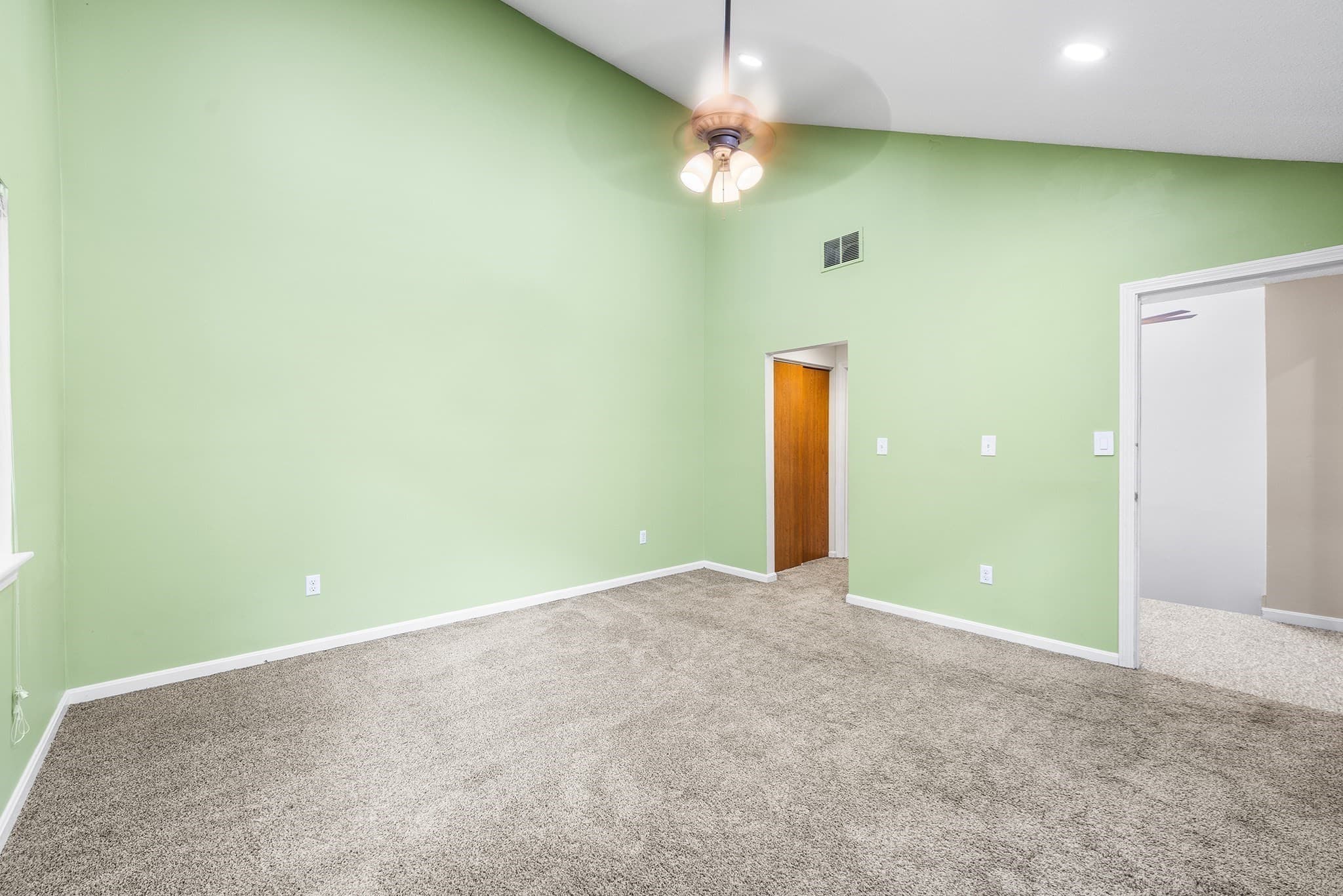 Condominium at 72 E Bluff Rd # 72, Ashland MA 01721, Ashland, photo 30 of 42
