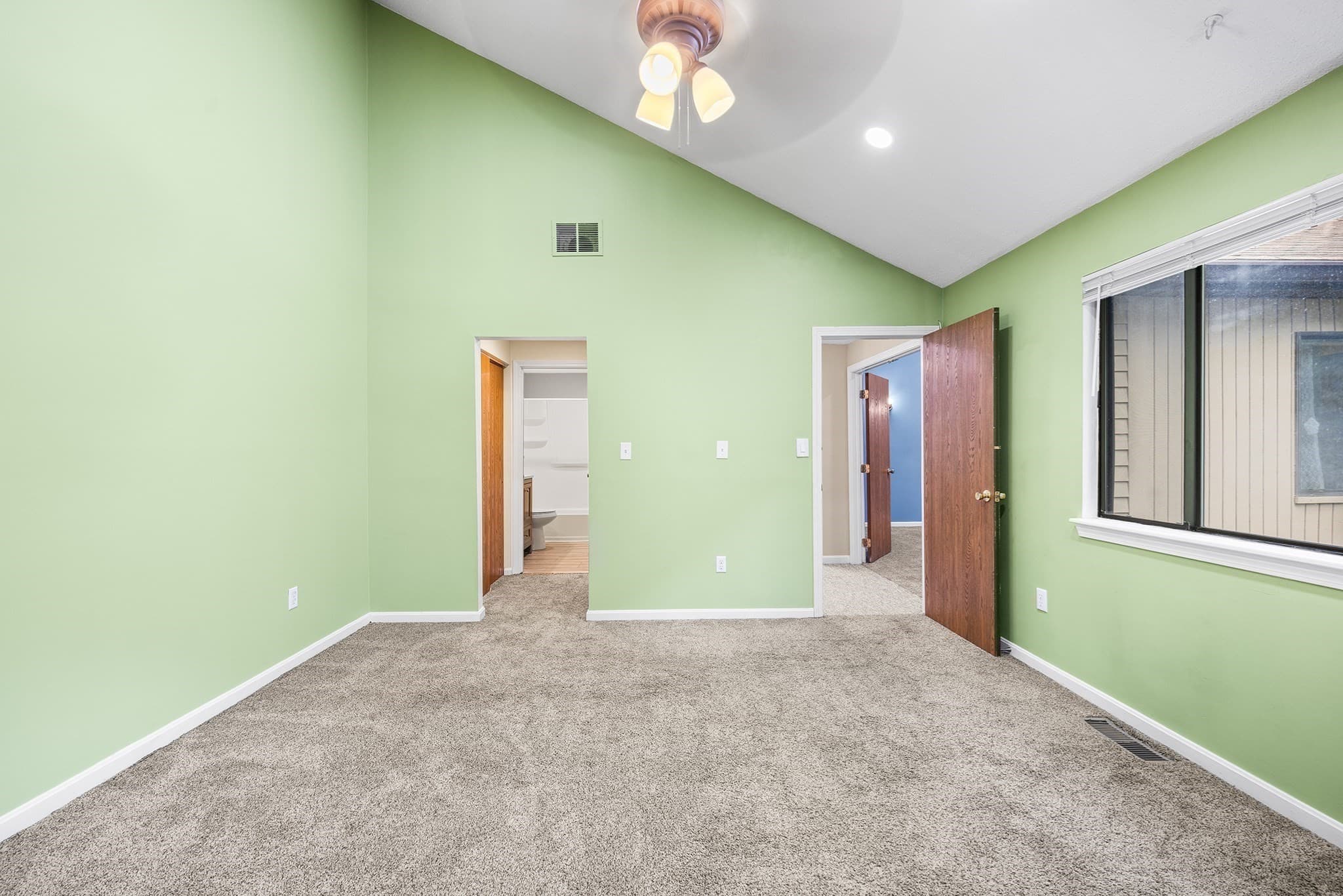 Condominium at 72 E Bluff Rd # 72, Ashland MA 01721, Ashland, photo 29 of 42