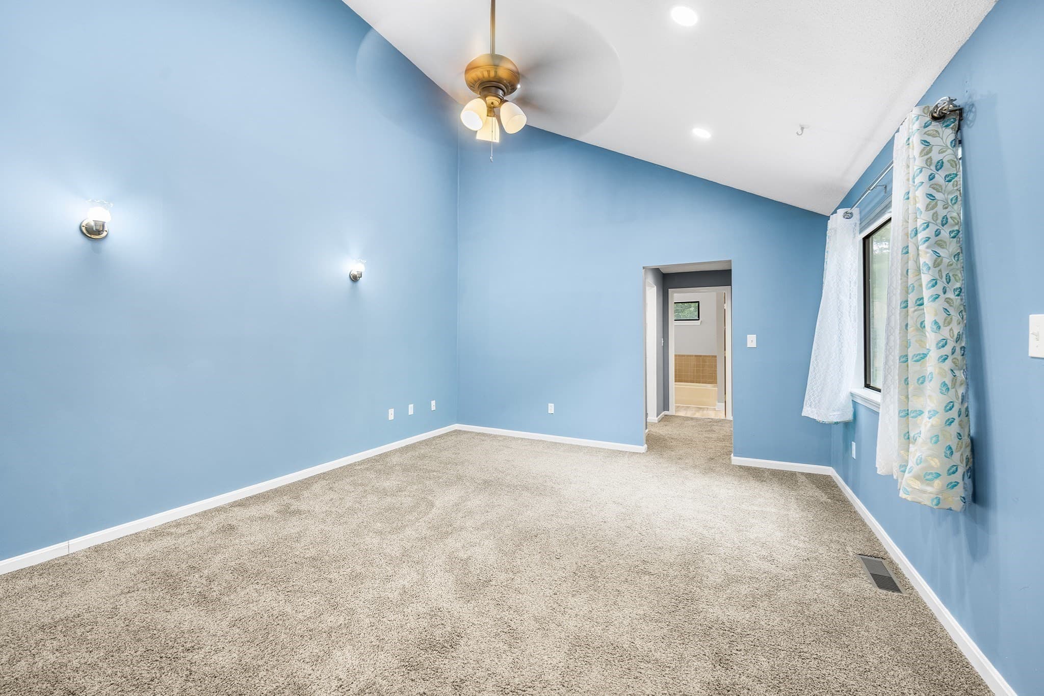 Condominium at 72 E Bluff Rd # 72, Ashland MA 01721, Ashland, photo 21 of 42